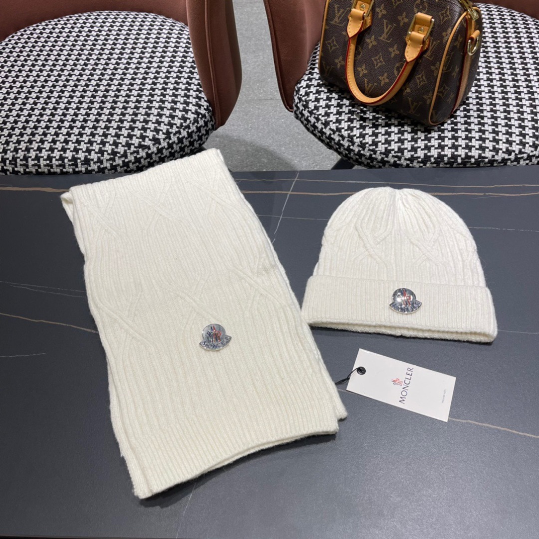 “Moncler Woolen Hats and Scarves: Quality and Style for Couples” - 图片 3