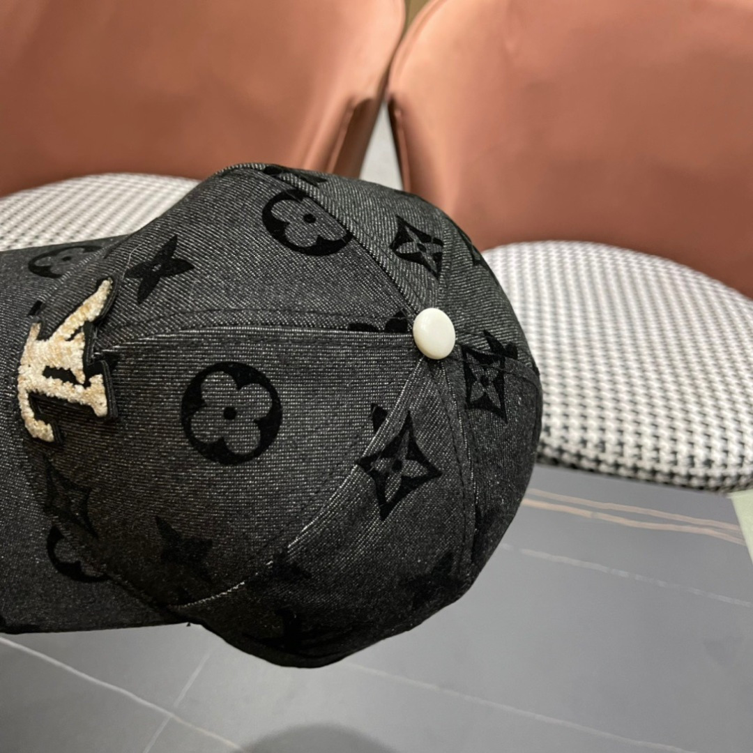 LV路易威登2024原单棒球帽 专柜热卖款纯棉内里，轻盈透气。完美版型，对格精准无误，原厂品质，独家实物
