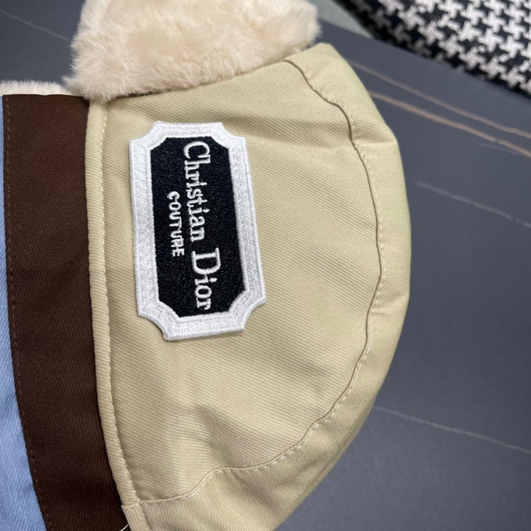 DIOR迪奥 加绒雷锋帽子女防风防寒东北帽百搭加厚飞行员护耳帽