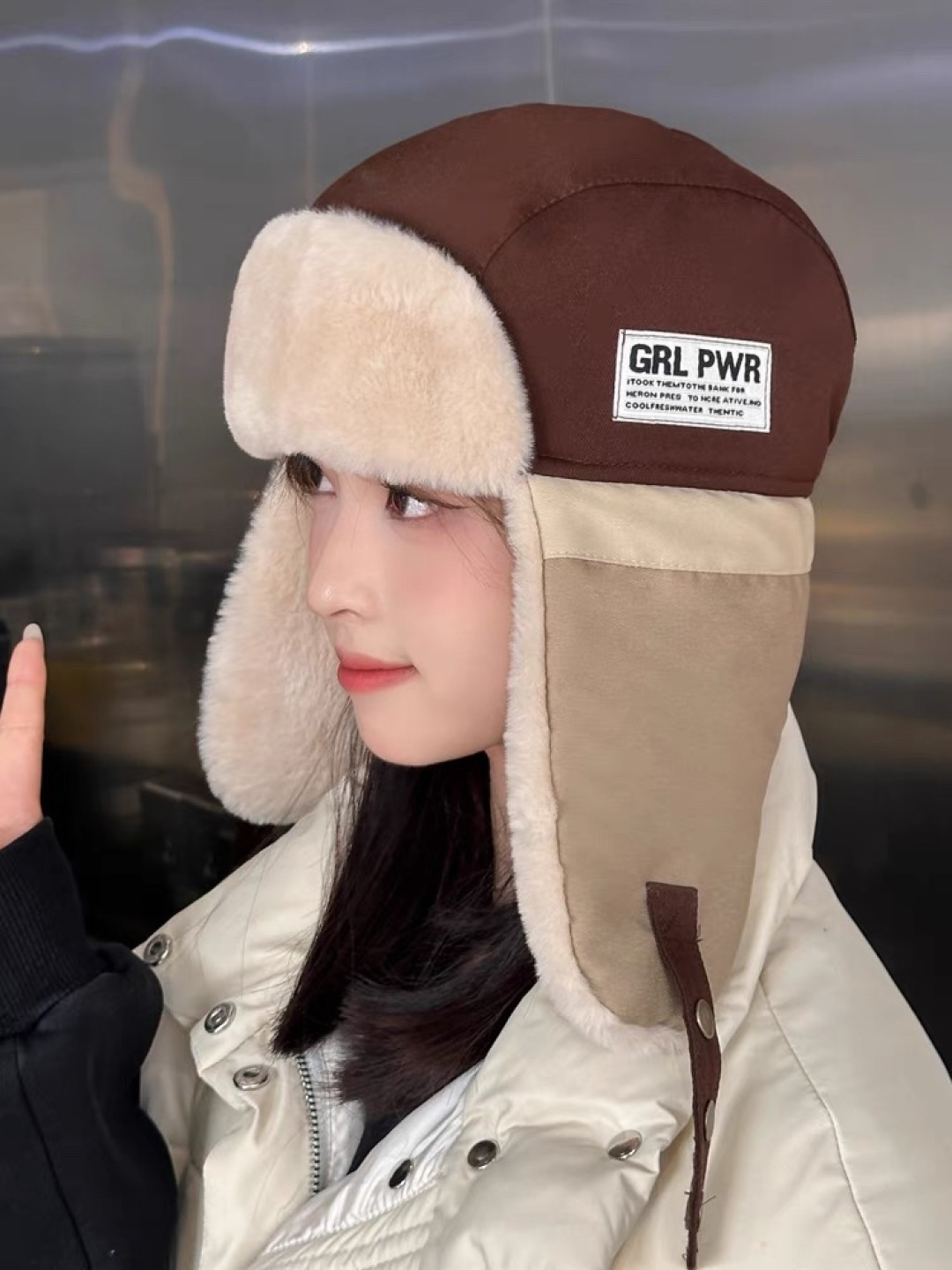 DIOR迪奥 加绒雷锋帽子女防风防寒东北帽百搭加厚飞行员护耳帽