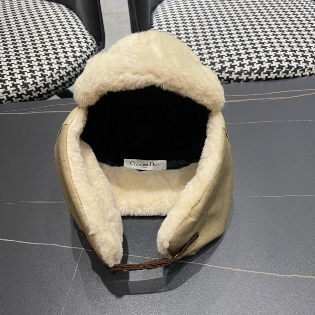 DIOR迪奥 加绒雷锋帽子女防风防寒东北帽百搭加厚飞行员护耳帽