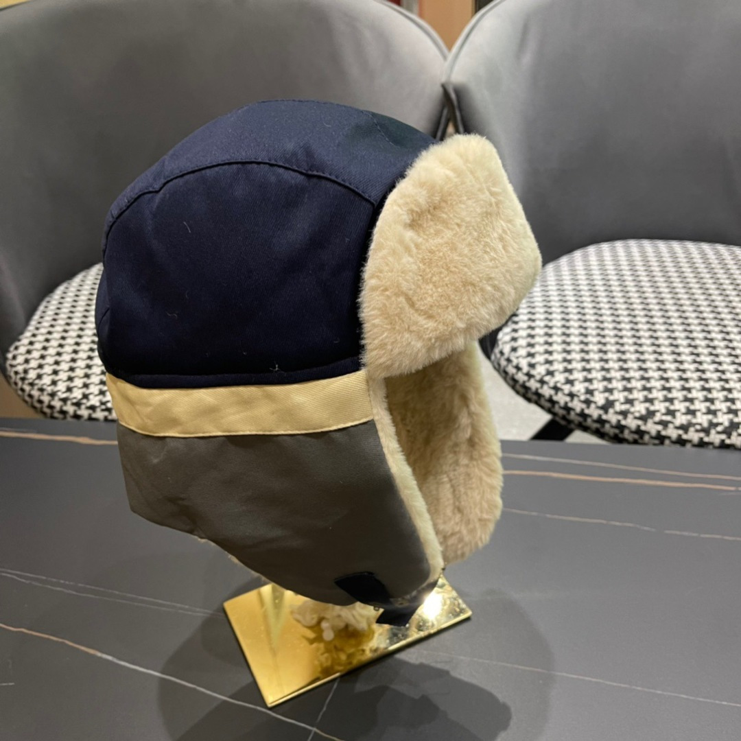 DIOR迪奥 加绒雷锋帽子女防风防寒东北帽百搭加厚飞行员护耳帽