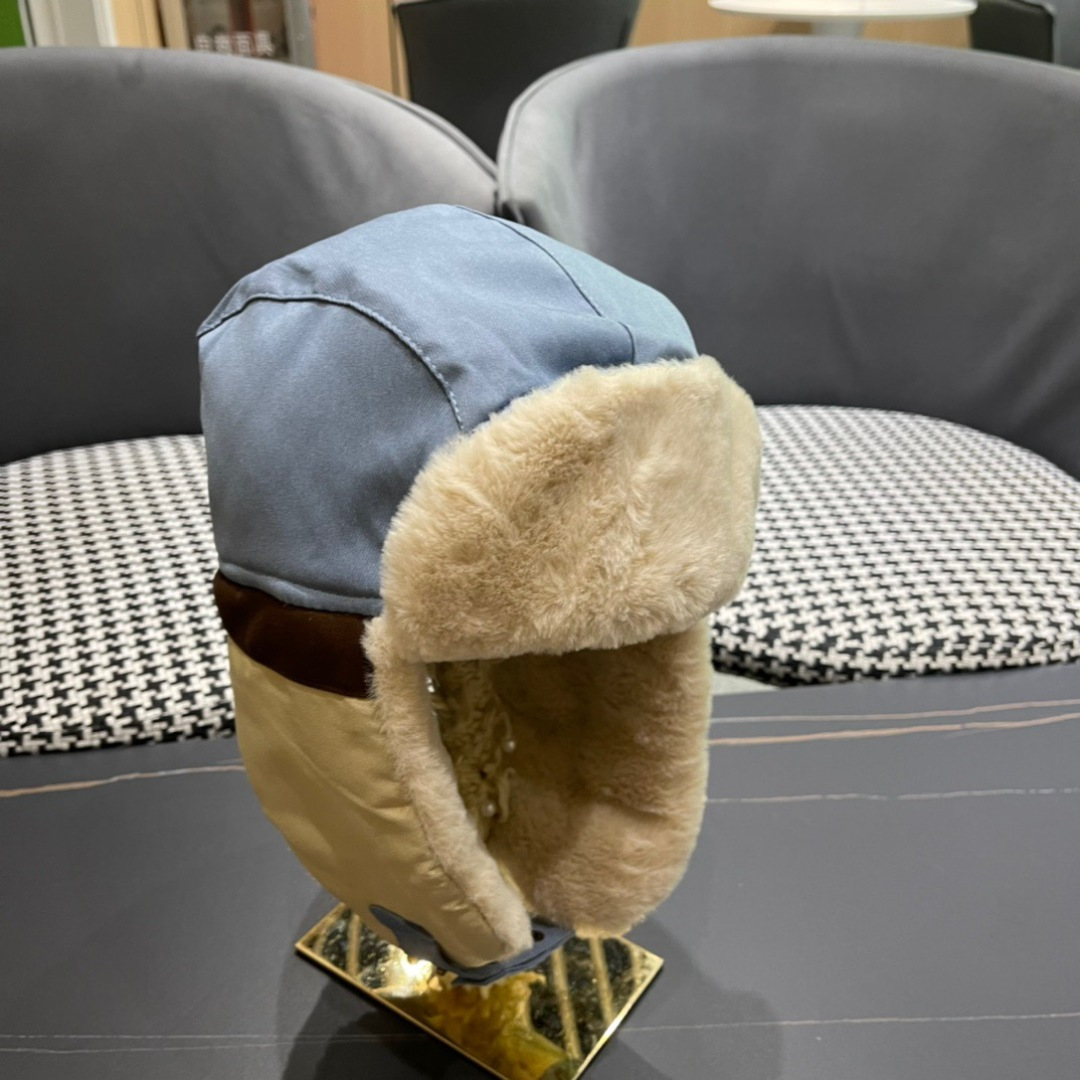 DIOR迪奥 加绒雷锋帽子女防风防寒东北帽百搭加厚飞行员护耳帽