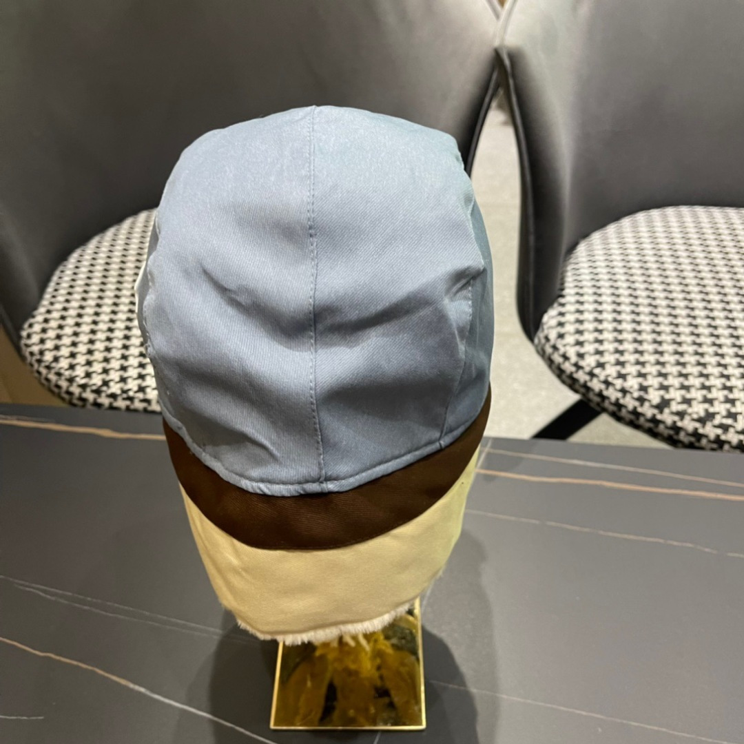 DIOR迪奥 加绒雷锋帽子女防风防寒东北帽百搭加厚飞行员护耳帽