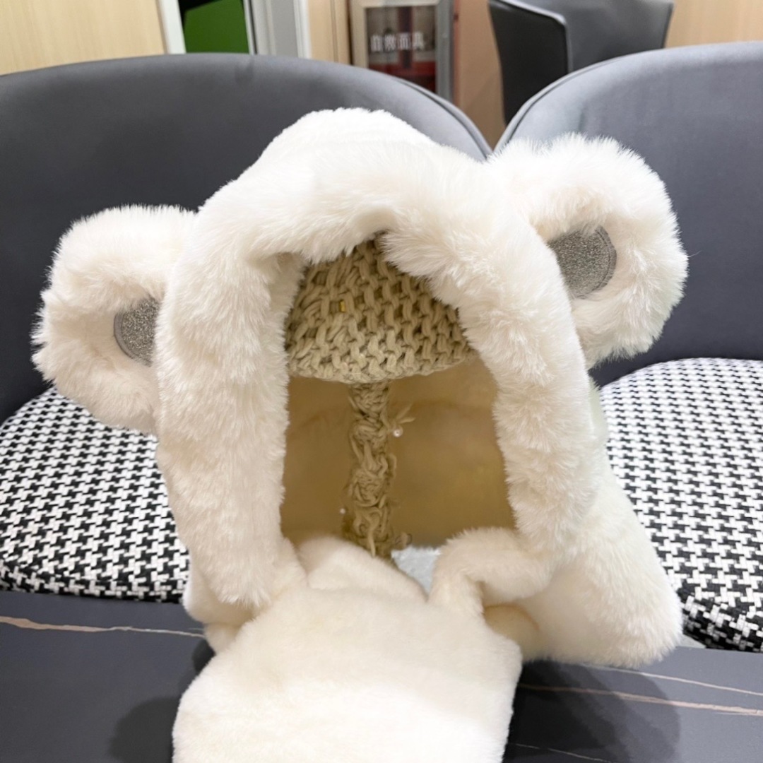 Prada New Girl’s Winter Accessories: Velvet Gloves, Hat, and Scarf - 图片 6