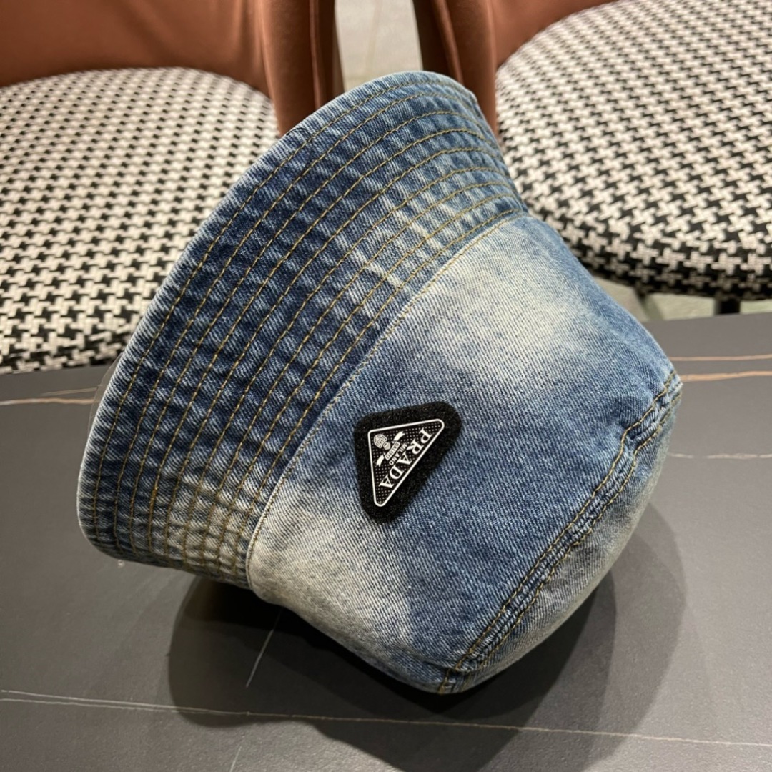 P经典款普拉达🧢牛仔渔夫帽，水洗渐变效果，出街标配