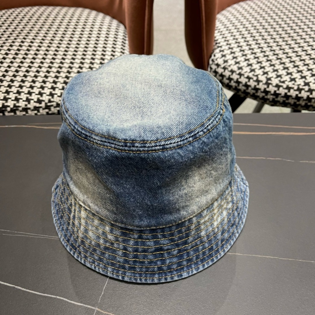 P经典款普拉达🧢牛仔渔夫帽，水洗渐变效果，出街标配