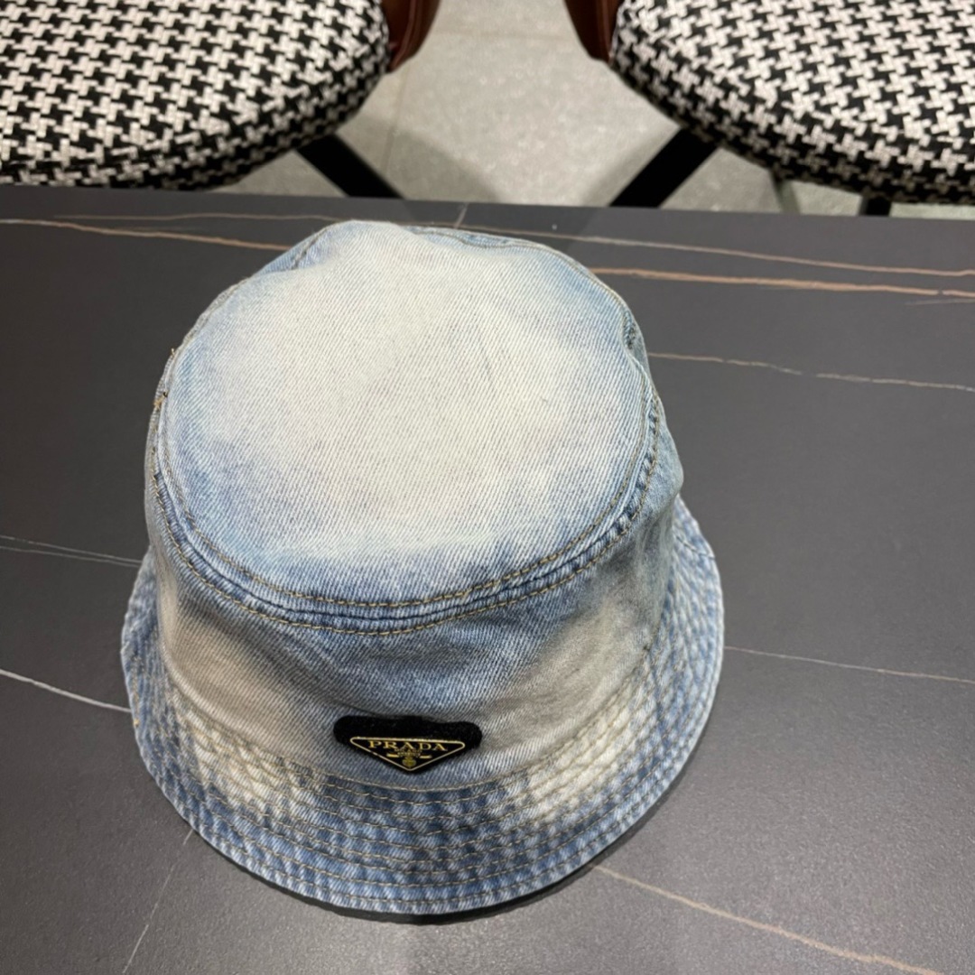 P经典款普拉达🧢牛仔渔夫帽，水洗渐变效果，出街标配