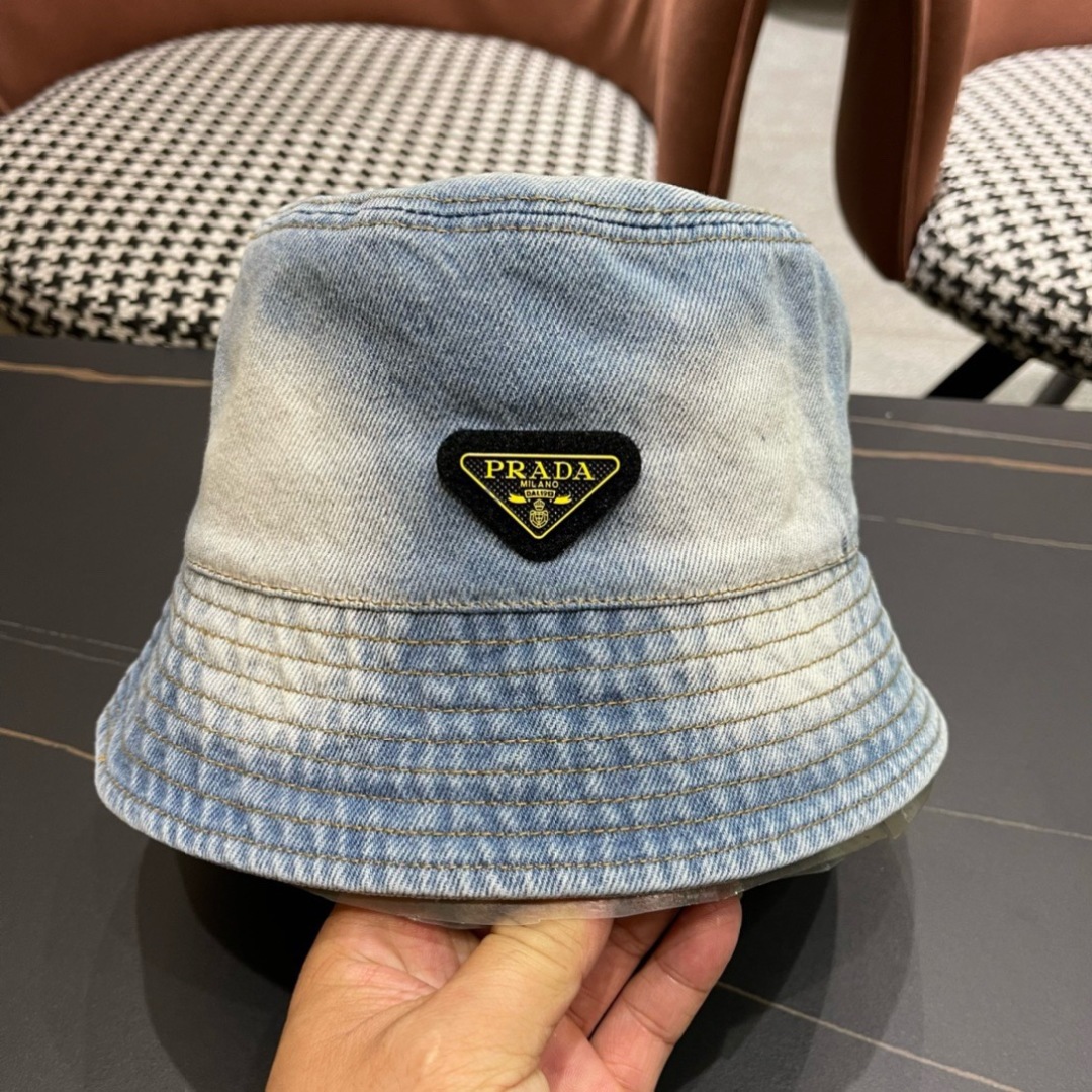 P经典款普拉达🧢牛仔渔夫帽，水洗渐变效果，出街标配