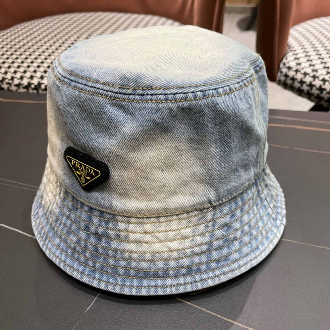 P经典款普拉达🧢牛仔渔夫帽，水洗渐变效果，出街标配