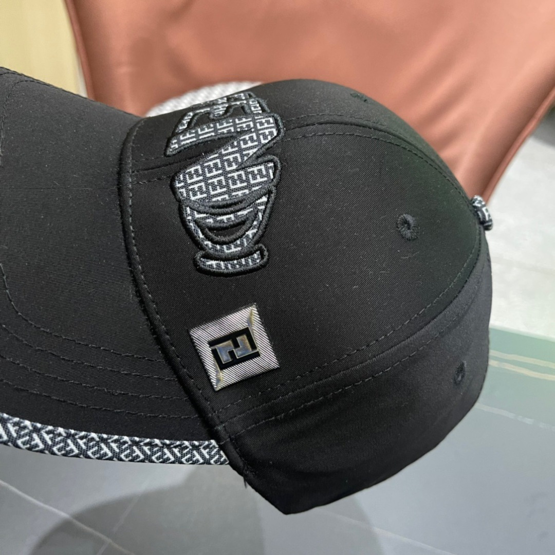  Fendi（芬迪）新款原单棒球帽， 双F提花，专柜热卖款，11开模订制，轻盈透气！质量超赞，基础头围5