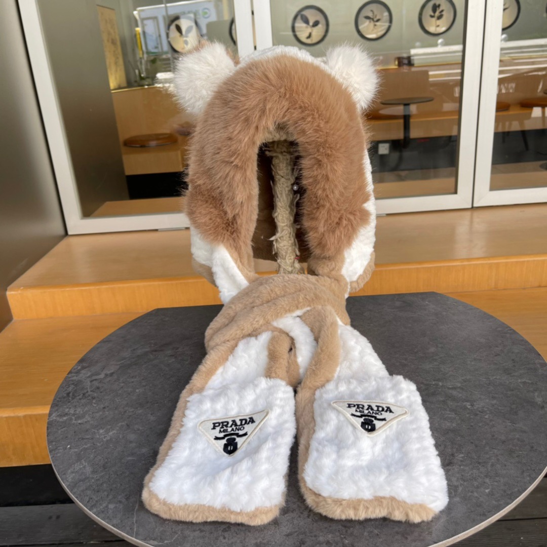 Prada’s 2024 Autumn/Winter Collection: Warm Float Cap Gloves Trio - 图片 1