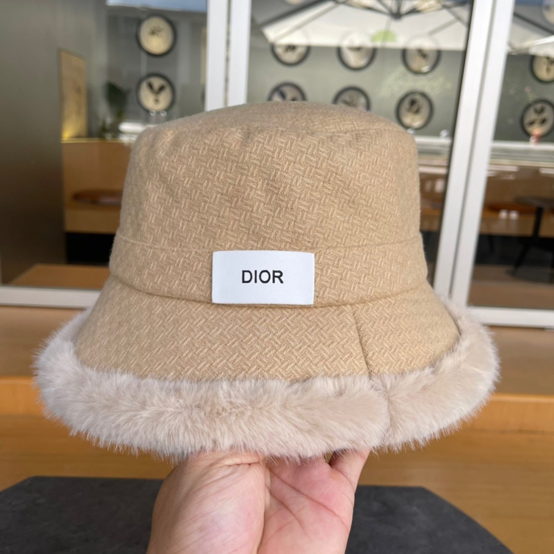 DIOR迪奥韩版2024韩版毛绒渔夫帽女秋冬季保暖显脸小东北盆帽渔夫帽