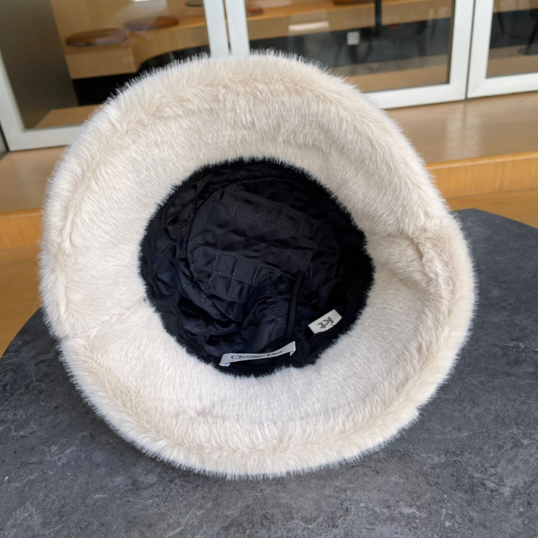 DIOR迪奥韩版2024韩版毛绒渔夫帽女秋冬季保暖显脸小东北盆帽渔夫帽