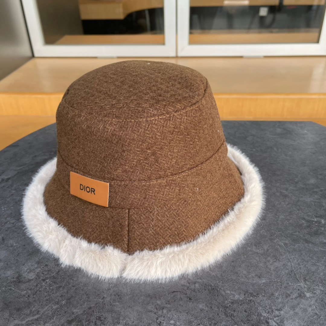 DIOR迪奥韩版2024韩版毛绒渔夫帽女秋冬季保暖显脸小东北盆帽渔夫帽