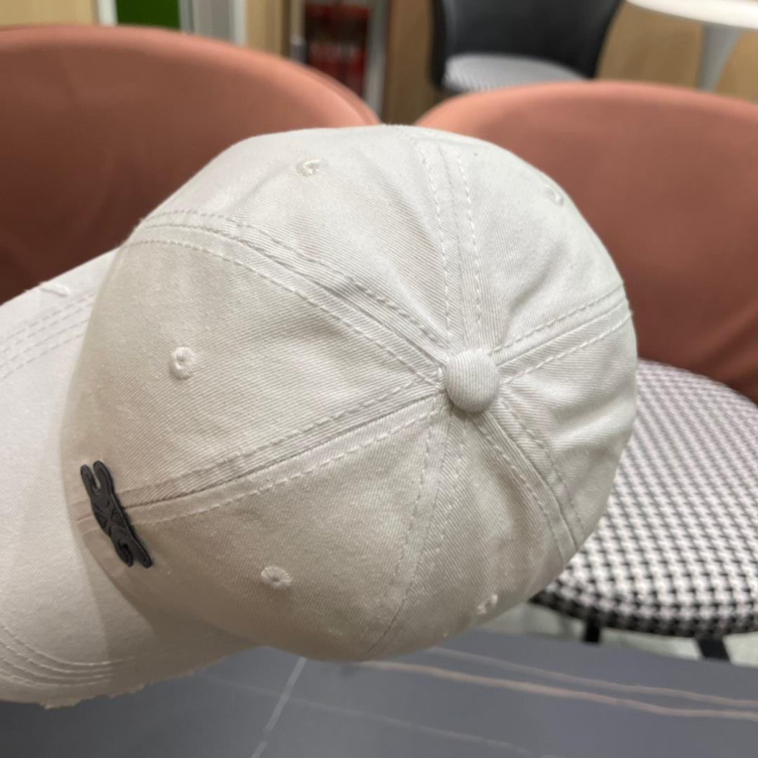  赛林春季新品棒球帽！春天挡风，夏天防晒必备单品！颜色大气！款式新颖别致好搭配衣服！高端品质！随心搭配～