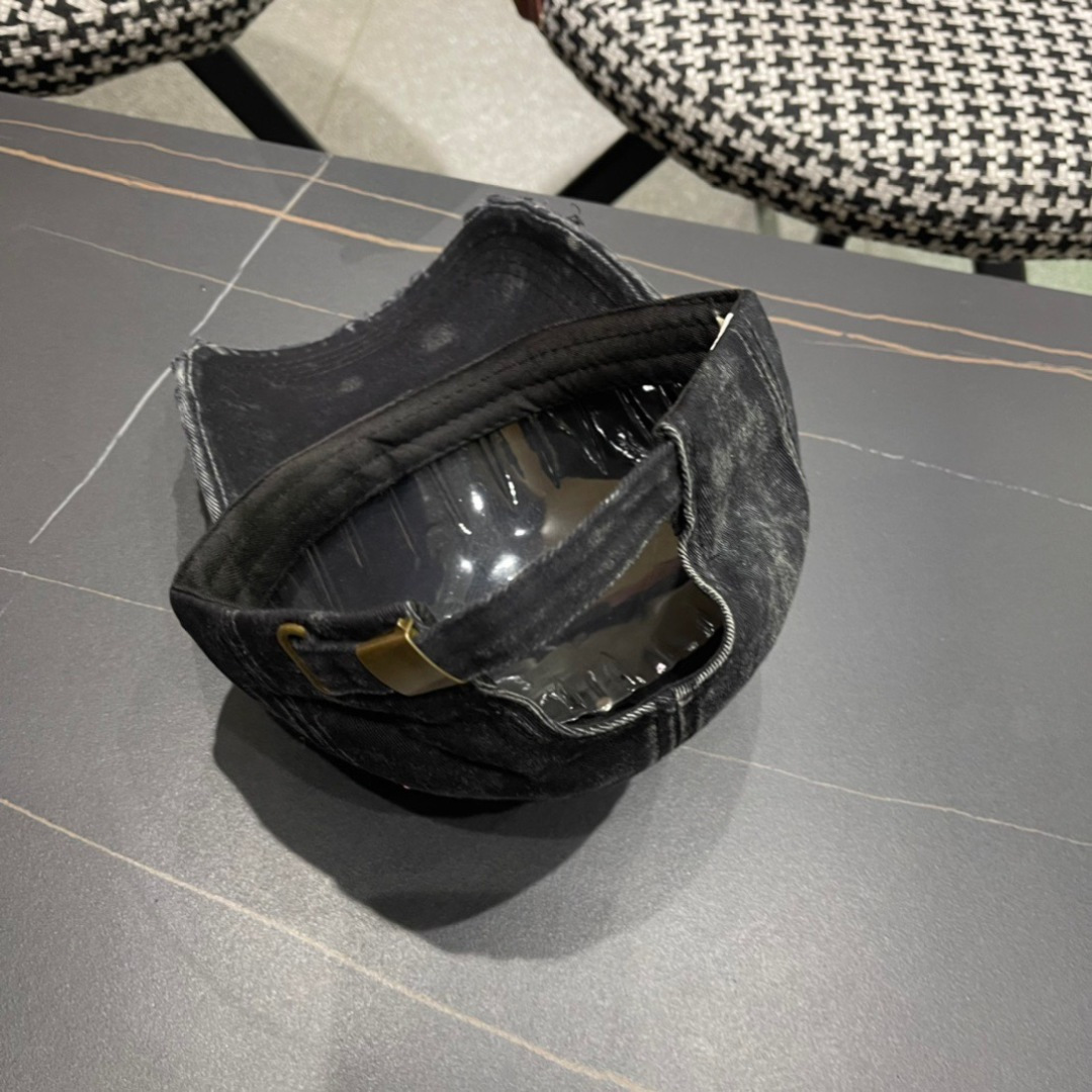  赛林春季新品棒球帽！春天挡风，夏天防晒必备单品！颜色大气！款式新颖别致好搭配衣服！高端品质！随心搭配～