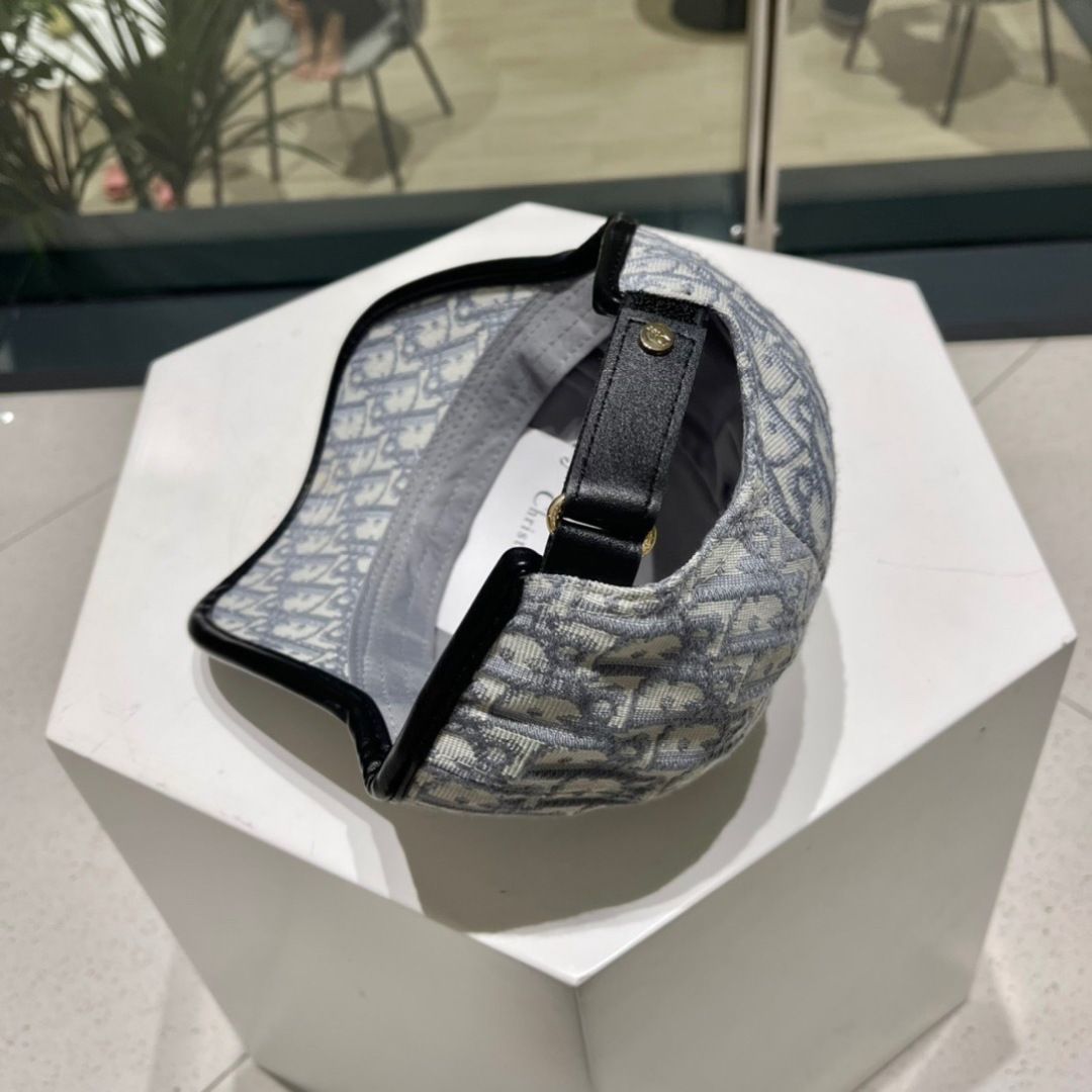  Dior(迪奥) 新款原单棒球帽， 精致格调，很酷很时尚，专柜断货热门，质量超赞