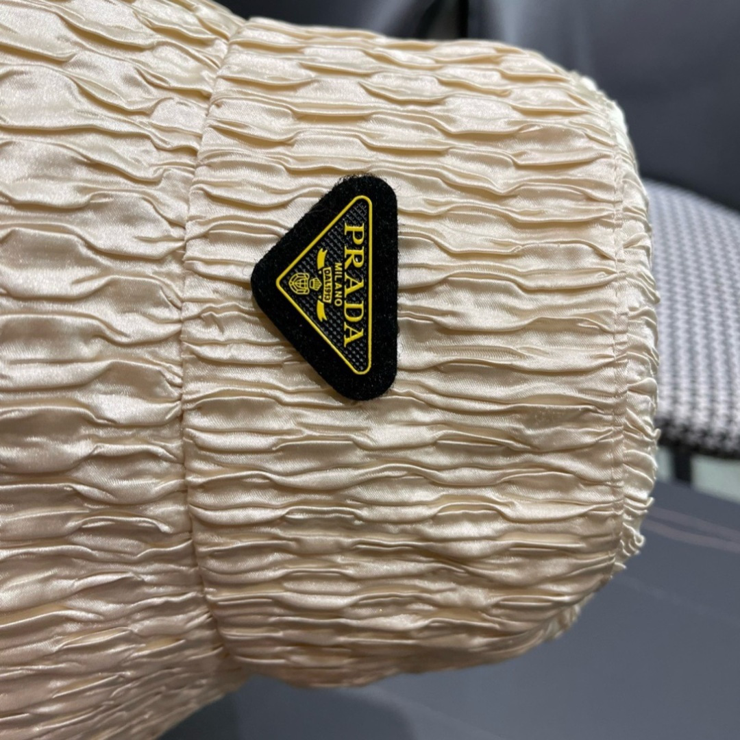 PRADA普拉达2024新款原单渔夫帽，出行度假必备