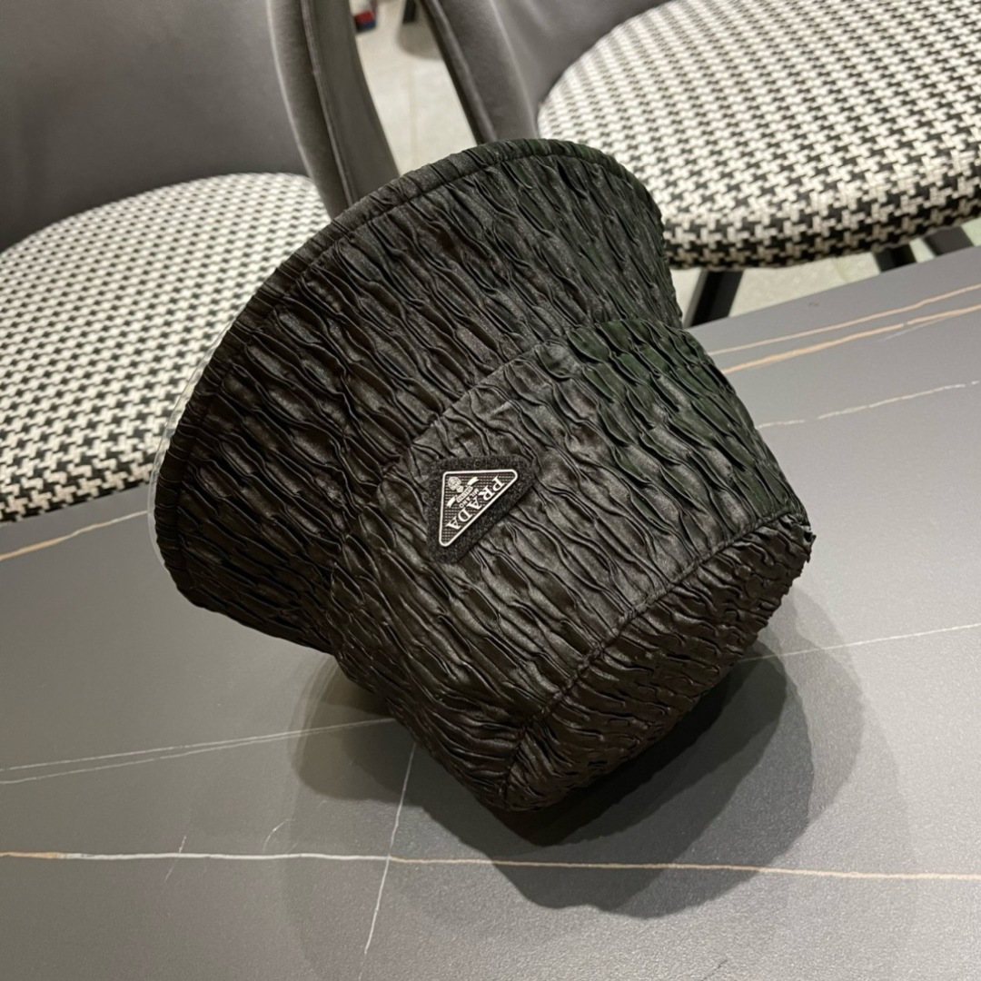 PRADA普拉达2024新款原单渔夫帽，出行度假必备