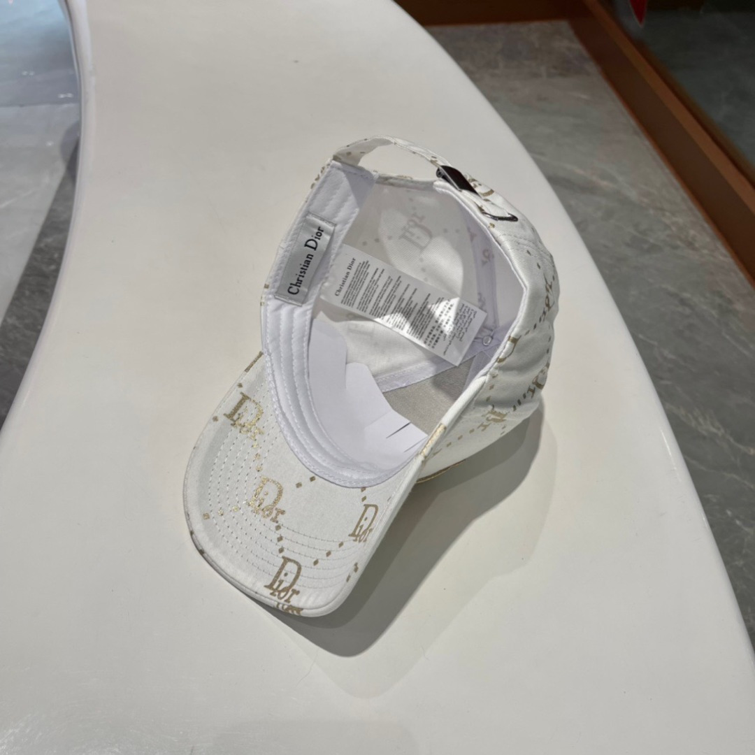  PRADA普拉达新款原单渔夫帽，出行度假必备