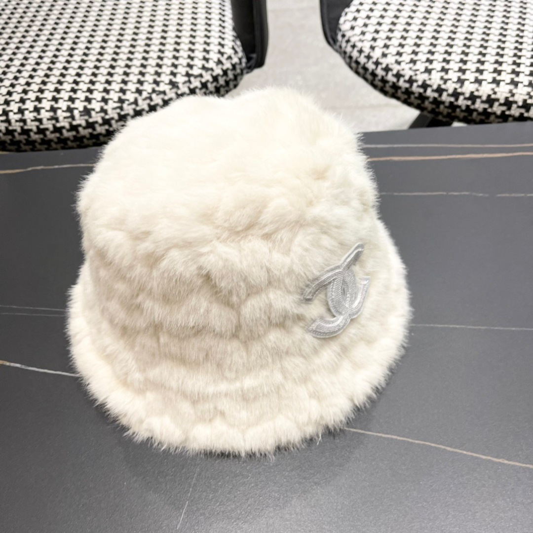 香奈儿Chanel 新款香奈儿Logo羊绒羊毛加厚保暖款 渔夫帽高级网红韩版帽子