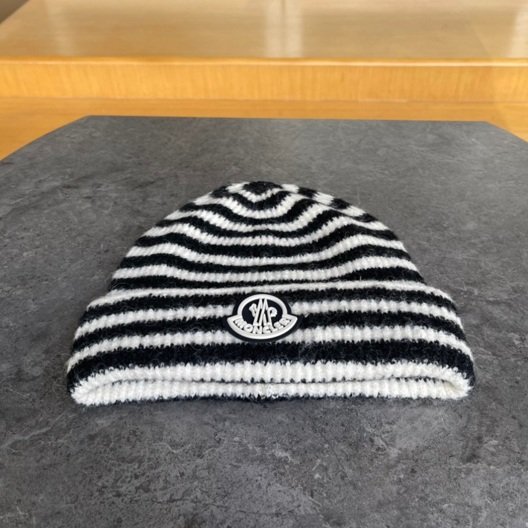 NO:220338,Moncler official authentic monclerer cover-mouth Lingyu knitted wool wool hat for women in autumn and winter big head circumference showing face small piles of hats warm head hat fisherman hat baseball hat knit hat, hat, christian louboutin, Moncler, espadrilles, hats19860909moncler官方正品蒙口凌誉针织羊毛毛线帽女秋冬大头围显脸小堆堆帽保暖包头帽帽子渔夫帽棒球帽针织帽,帽子,christian louboutin,Moncler,espadrilles,hats,hat