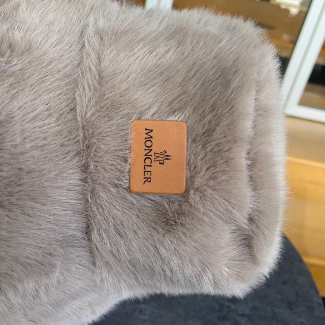 MONCLER蒙口加绒加厚渔夫帽子女秋冬保暖盆帽潮