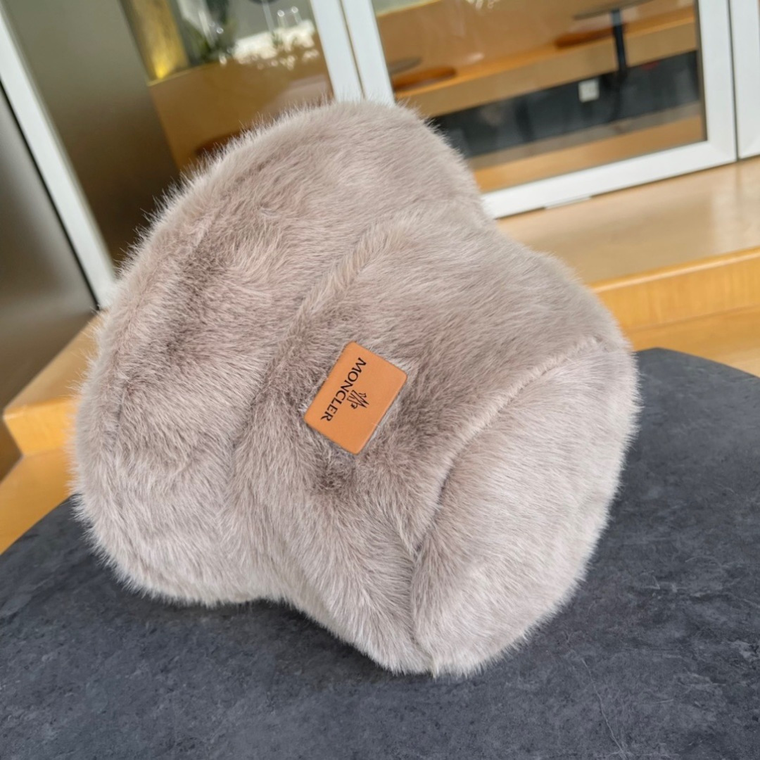 MONCLER蒙口加绒加厚渔夫帽子女秋冬保暖盆帽潮