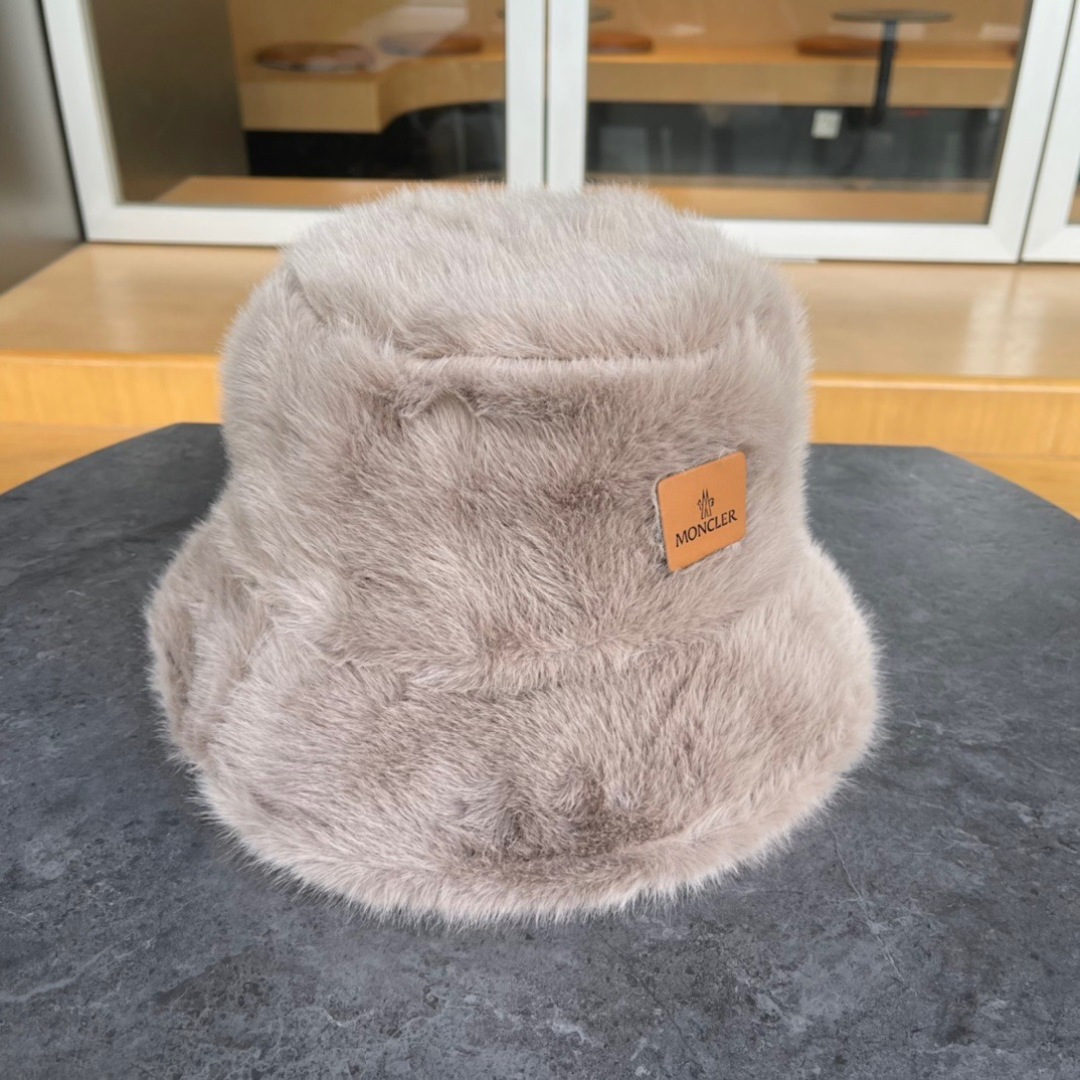 MONCLER蒙口加绒加厚渔夫帽子女秋冬保暖盆帽潮