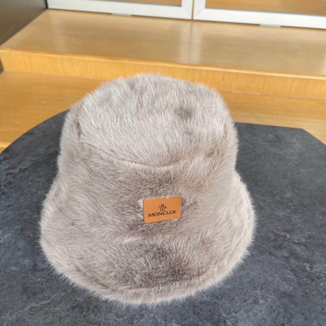 MONCLER蒙口加绒加厚渔夫帽子女秋冬保暖盆帽潮