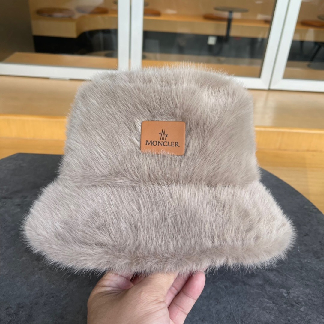 MONCLER蒙口加绒加厚渔夫帽子女秋冬保暖盆帽潮