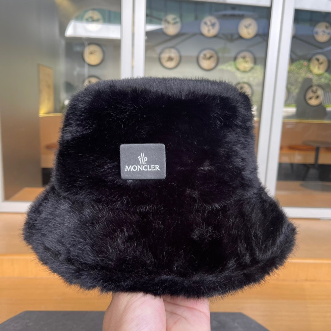 MONCLER蒙口加绒加厚渔夫帽子女秋冬保暖盆帽潮