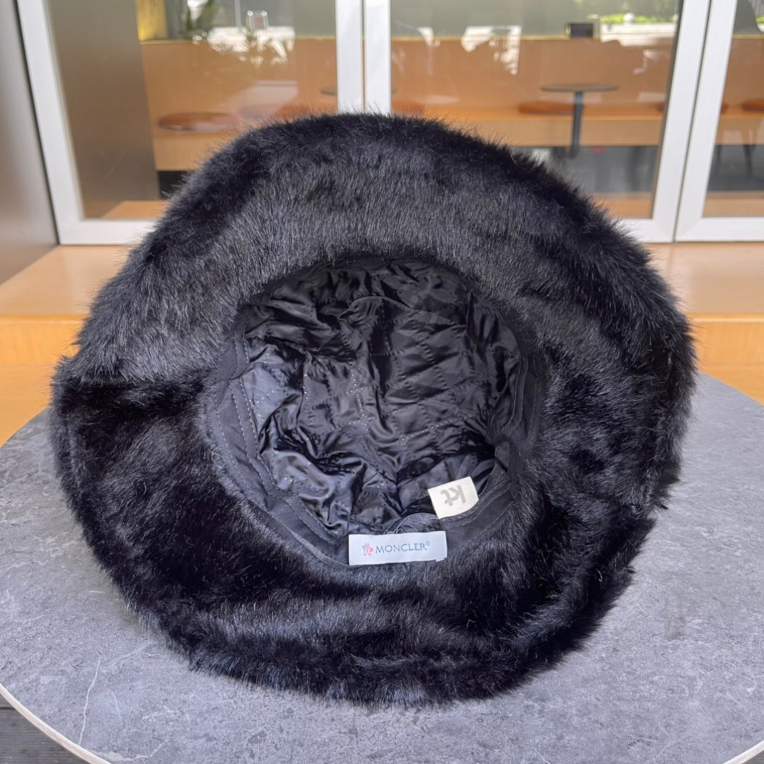 MONCLER蒙口加绒加厚渔夫帽子女秋冬保暖盆帽潮