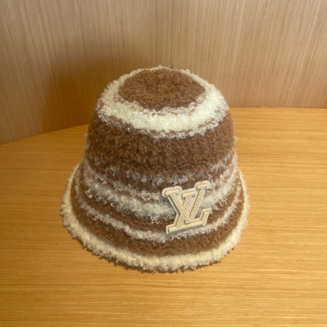 NO:220327,Louis Vuitton Plush fisherman hat women autumn and winter Japanese versatile temperament bucket hat thickened warm face small hat fisherman hat baseball hat knit hat, hat, louis vuitton, louis vuitton, espadrilles, hats19860909LouisVuitton路易威登 毛绒渔夫帽子女秋冬季日系百搭气质水桶帽加厚保暖显脸小帽子渔夫帽棒球帽针织帽,帽子,louis vuitton,louis vuitton,espadrilles,hats,hat