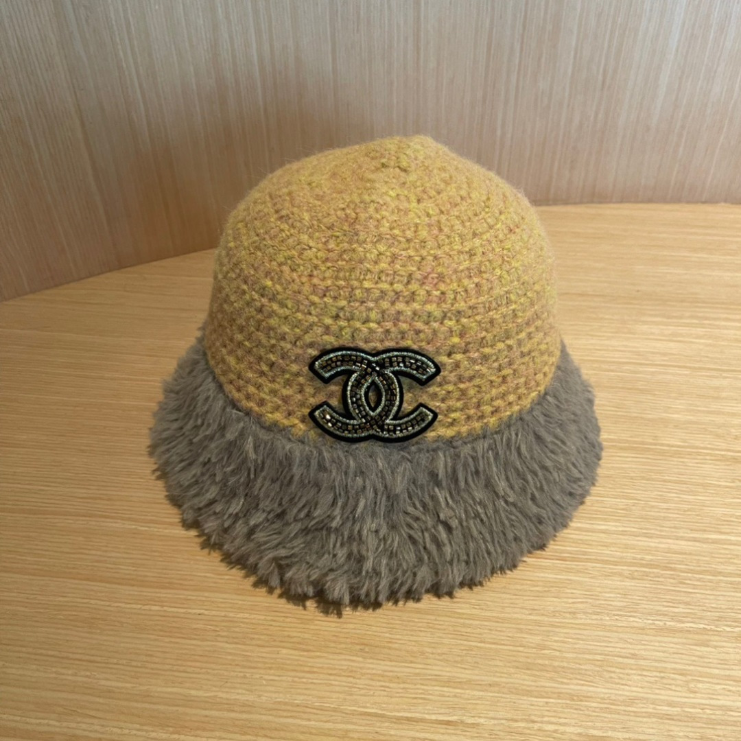 NO:220331,CHANEL Chanel's new autumn and winter knitted fisherman's hat is a great match for the same style!  Hat fisherman hat baseball hat knit hat, hat, chanel, chanel, espadrilles, hats19860909CHANEL香奈儿 秋冬新款针织渔夫帽大牌同款出街超好搭配！帽子渔夫帽棒球帽针织帽,帽子,chanel,chanel,espadrilles,hats,hat