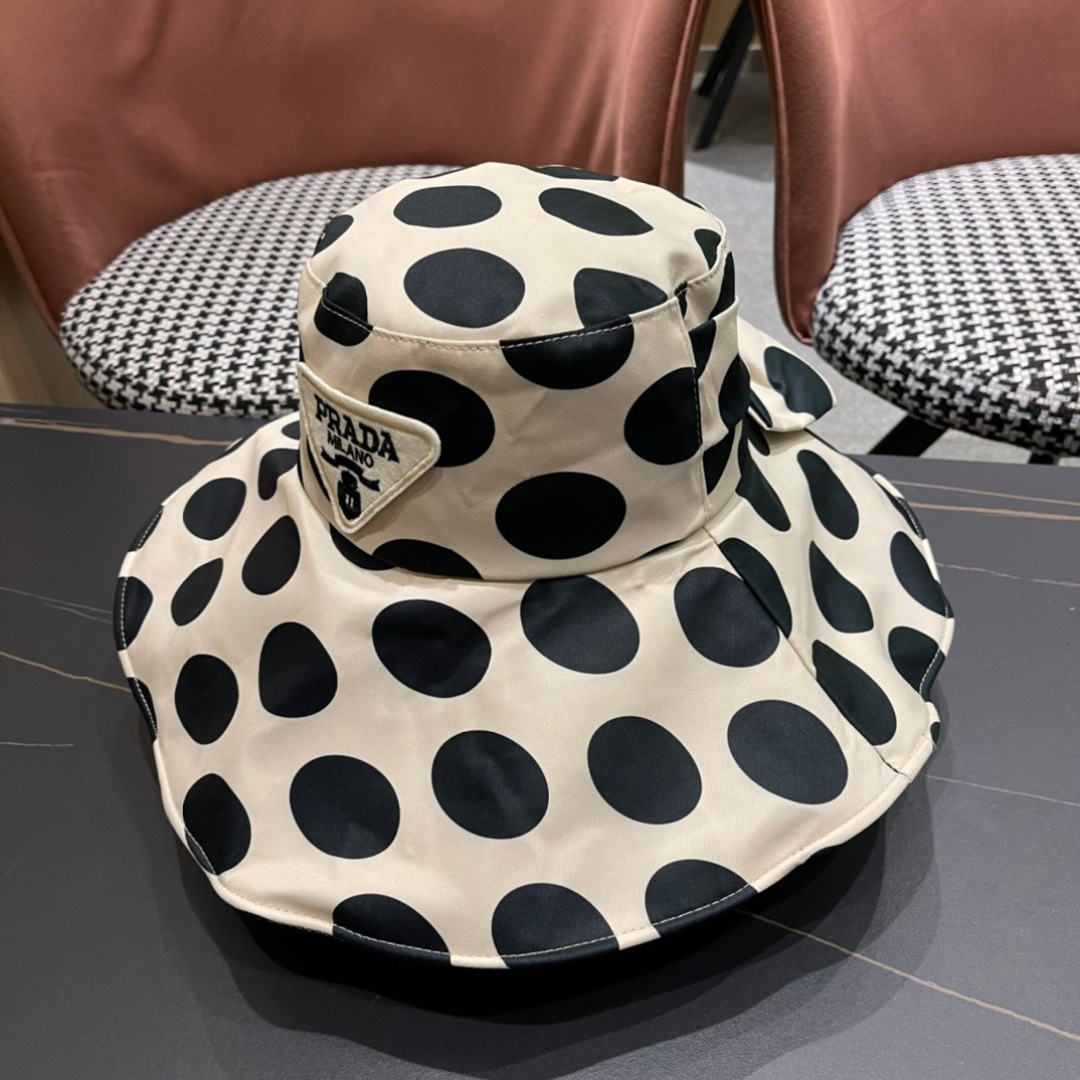 【PRADA普拉达】2024新款波点三角标渔夫帽，大牌款超好搭配，赶紧入手！