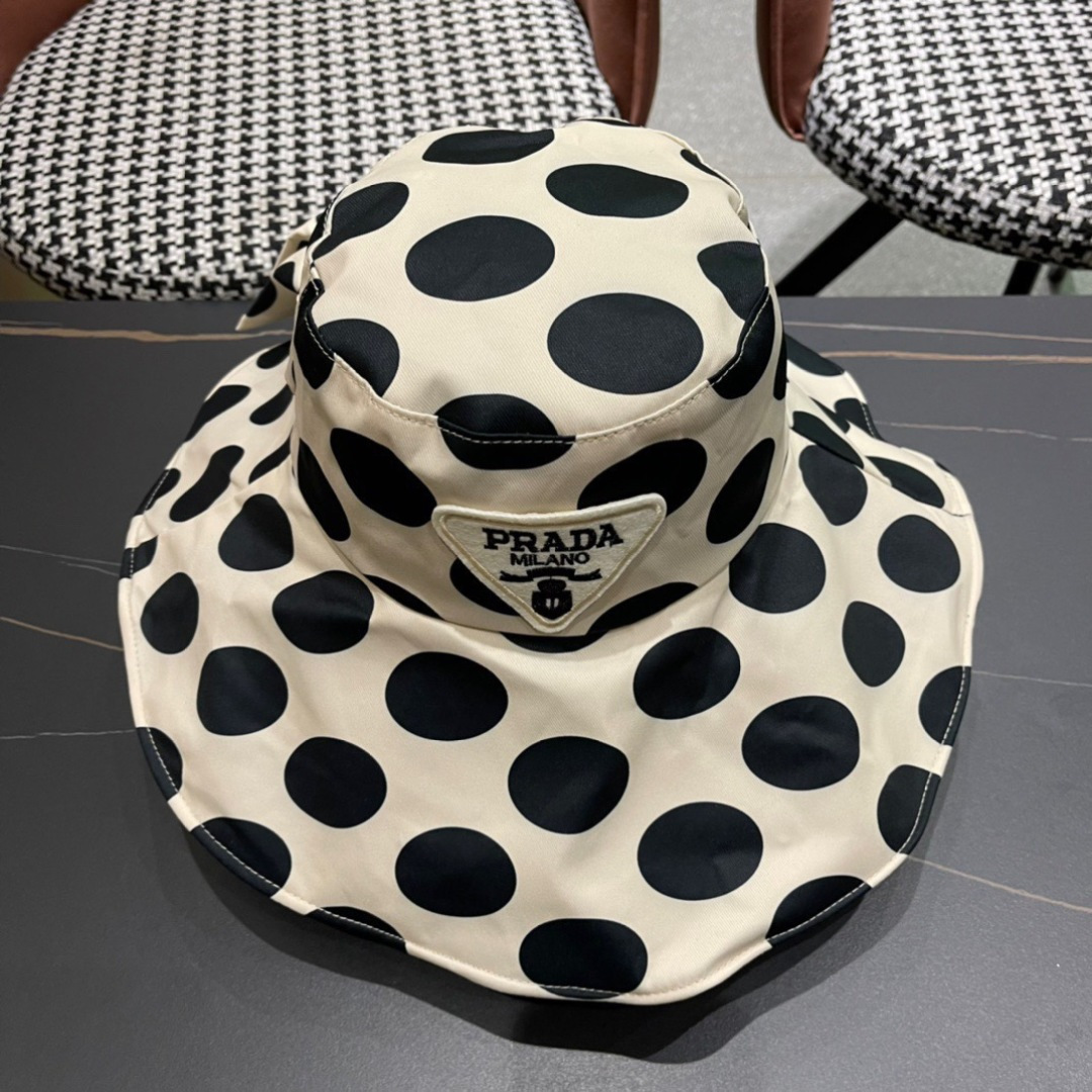 【PRADA普拉达】2024新款波点三角标渔夫帽，大牌款超好搭配，赶紧入手！