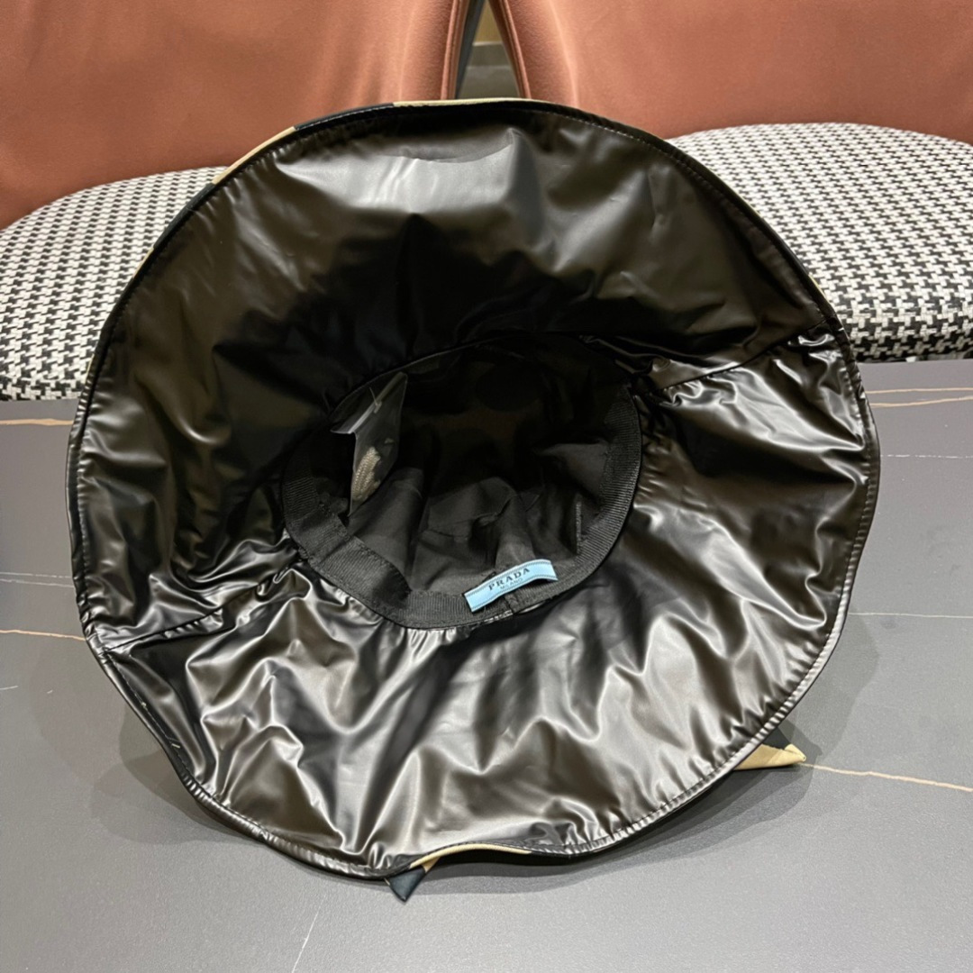 【PRADA普拉达】2024新款波点三角标渔夫帽，大牌款超好搭配，赶紧入手！