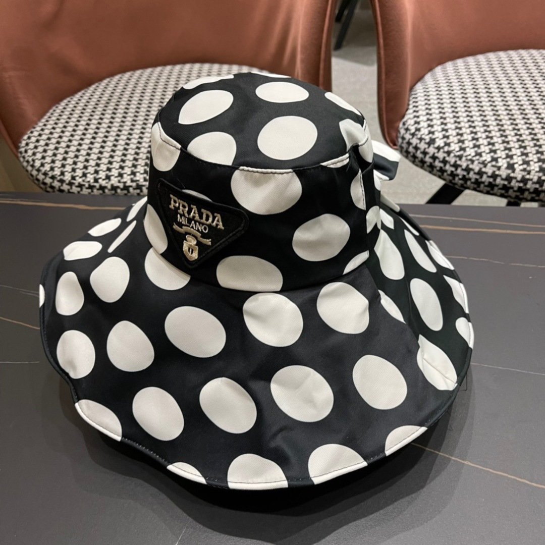【PRADA普拉达】2024新款波点三角标渔夫帽，大牌款超好搭配，赶紧入手！