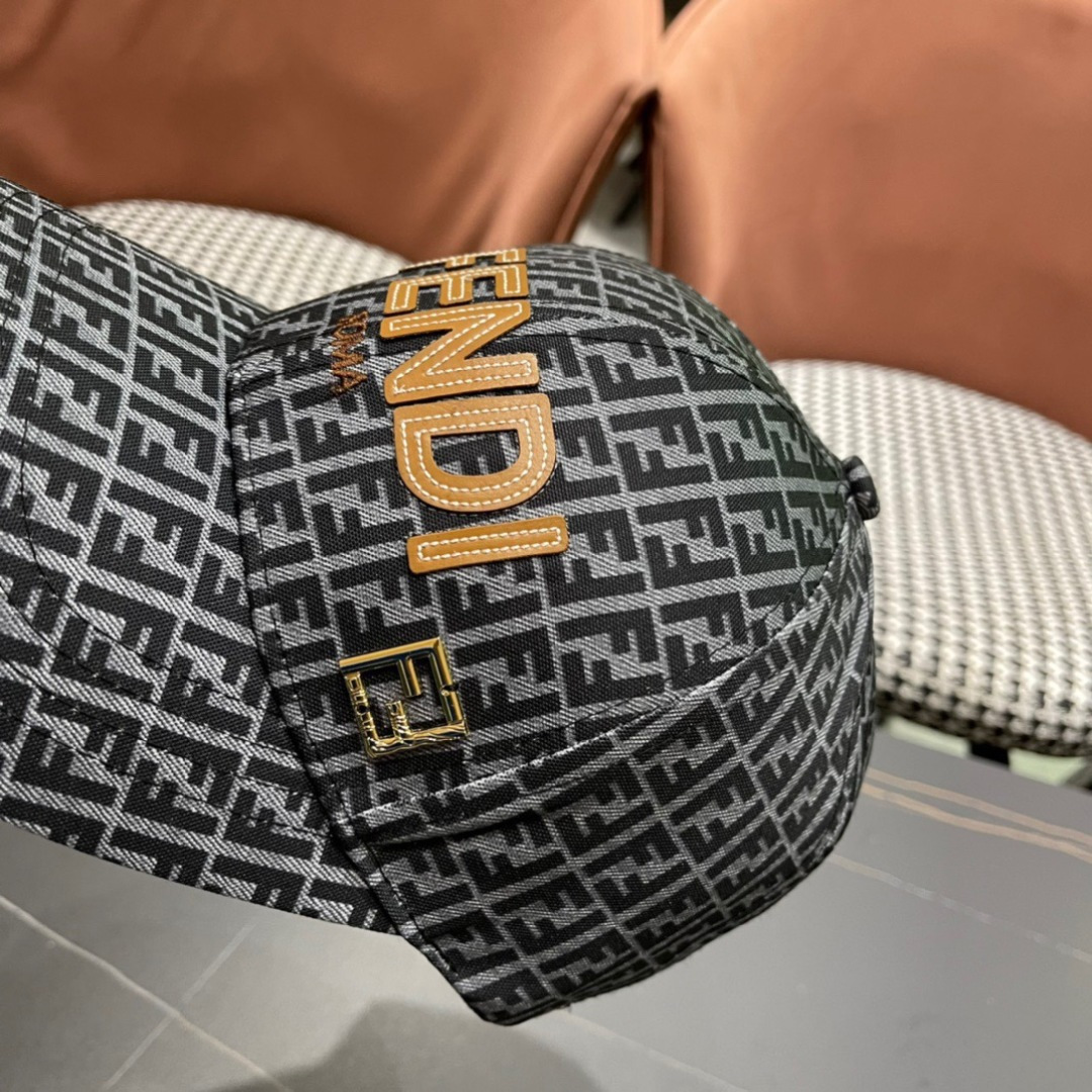  新款出货，Fendi（芬迪）新款原单棒球帽，专柜常年热卖款，口碑极佳，11开模订制轻盈透气！质量超赞，