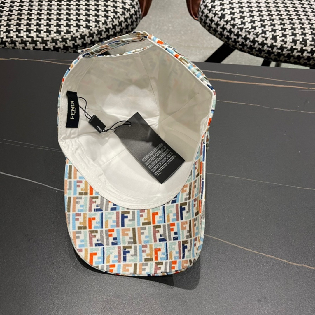  新款出货，Fendi（芬迪）新款原单棒球帽，专柜常年热卖款，口碑极佳，11开模订制轻盈透气！质量超赞，