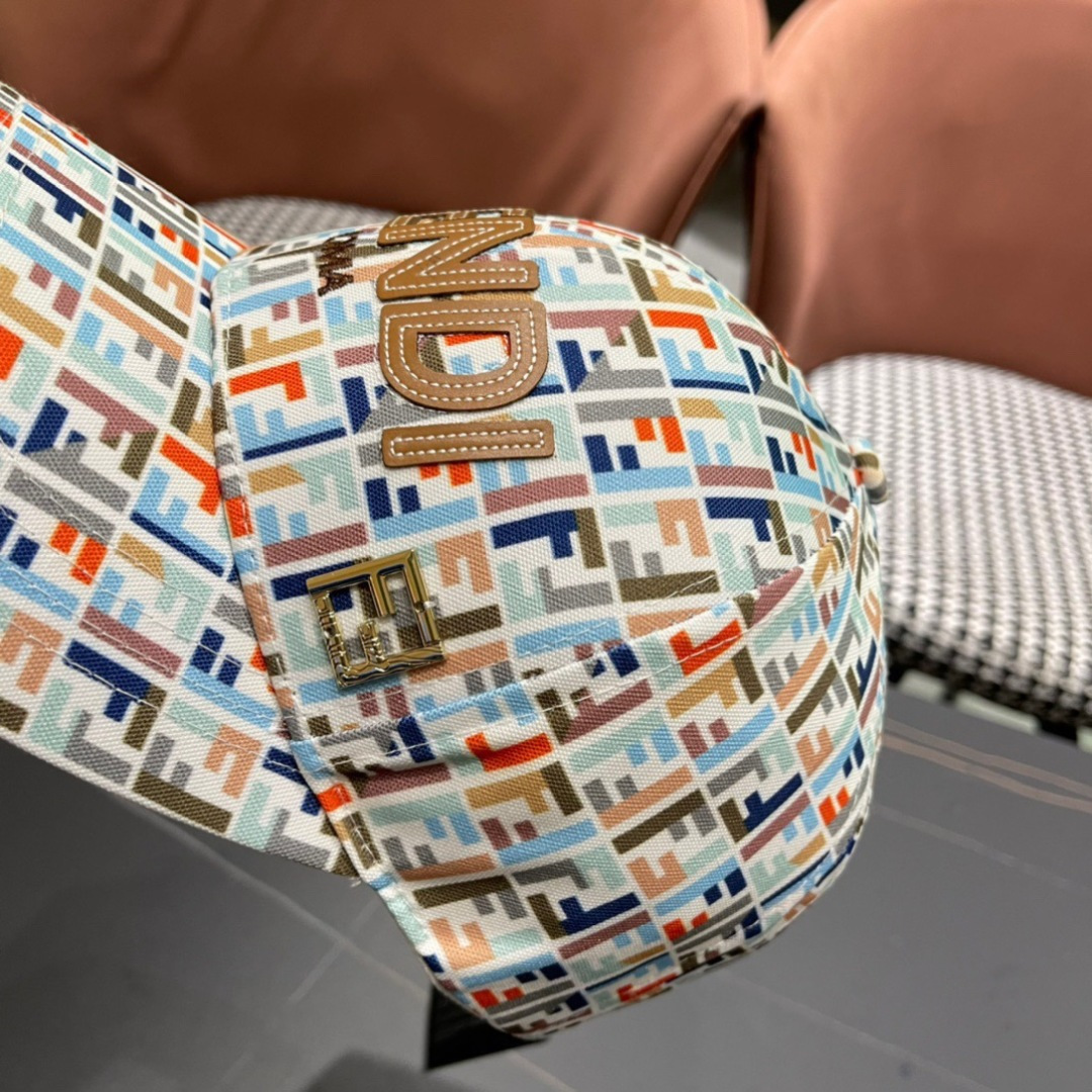  新款出货，Fendi（芬迪）新款原单棒球帽，专柜常年热卖款，口碑极佳，11开模订制轻盈透气！质量超赞，