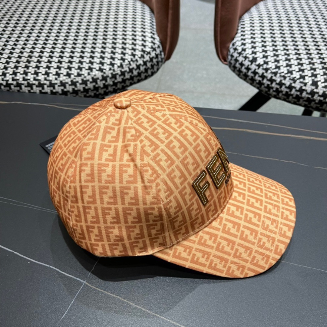 新款出货，Fendi（芬迪）新款原单棒球帽，专柜常年热卖款，口碑极佳，11开模订制轻盈透气！质量超赞，