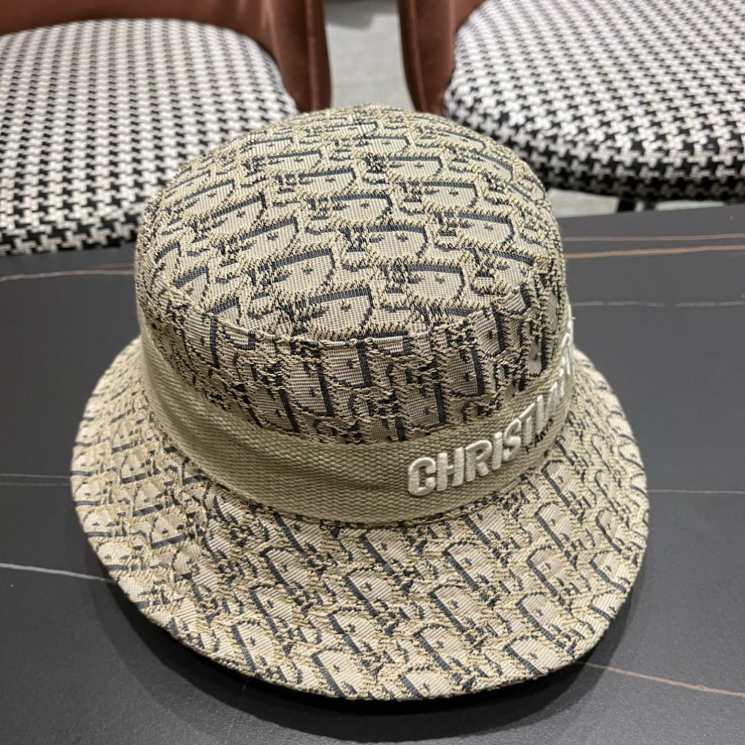 迪奥Dior😍官网最新迪奥logo渔夫帽，防晒指数超高，可随意折叠，携带方便🤗