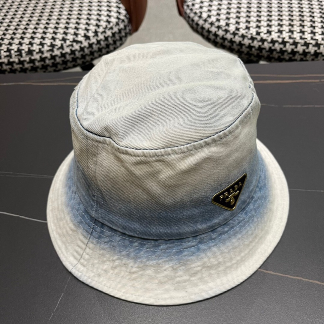  普拉达2024春夏新款渔夫帽，简约甜美风，帽型很好，大脸型哦！出街必备
