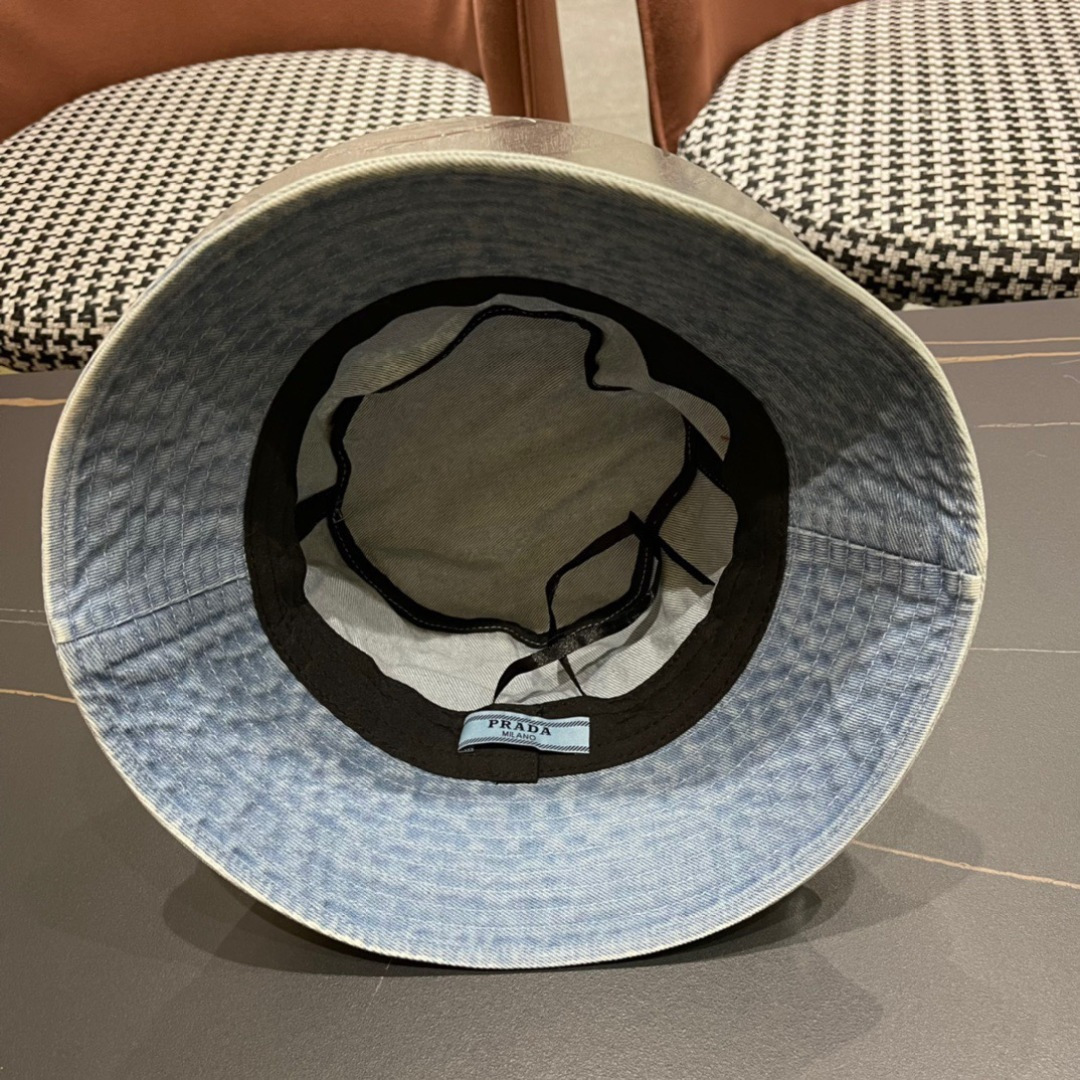  普拉达2024春夏新款渔夫帽，简约甜美风，帽型很好，大脸型哦！出街必备