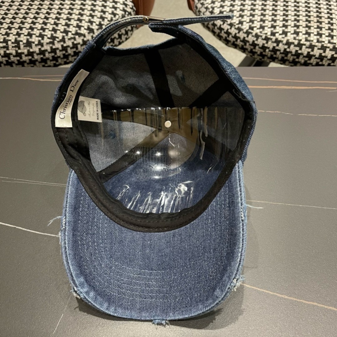，dior(迪奥)新款牛仔棒球帽， 轻盈透气！质量超赞，基础头围56，贴片可调节。