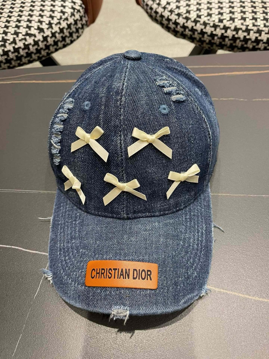 ，dior(迪奥)新款牛仔棒球帽， 轻盈透气！质量超赞，基础头围56，贴片可调节。