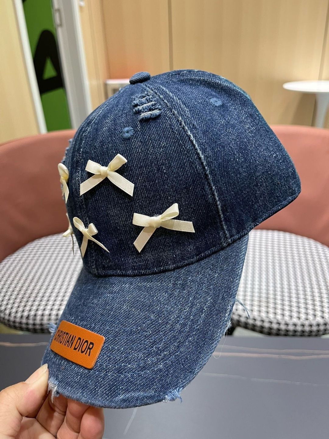 ，dior(迪奥)新款牛仔棒球帽， 轻盈透气！质量超赞，基础头围56，贴片可调节。